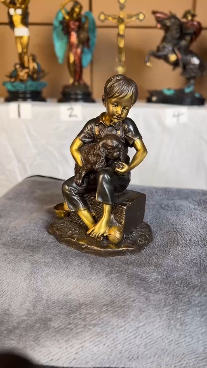 精铜材质精美雕塑