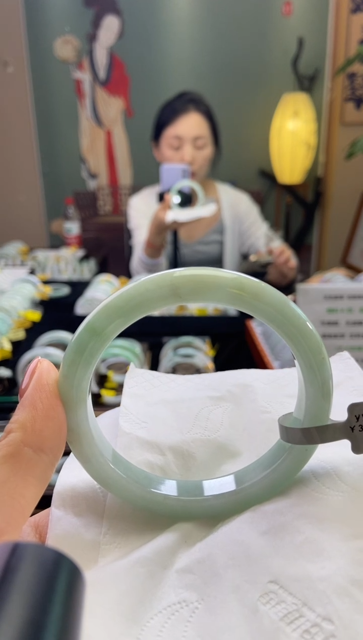 翡翠手镯未镶嵌噗**呲59.8圈口t