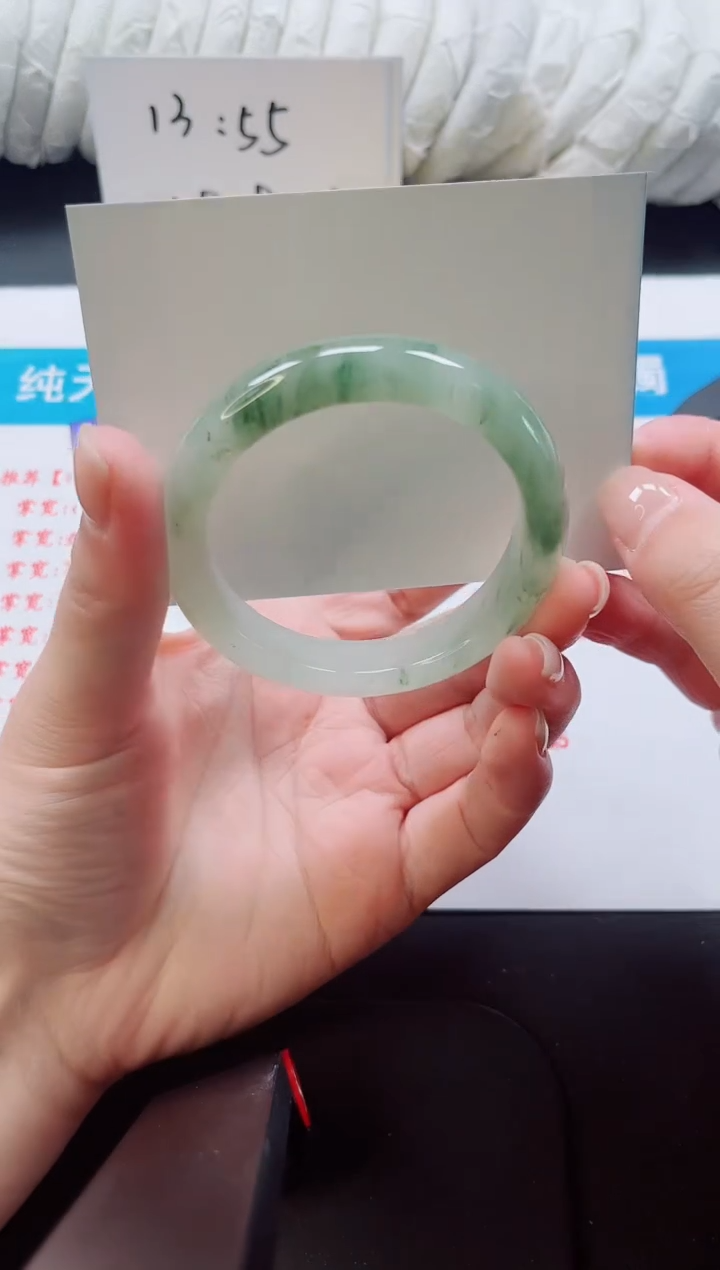 【闪购商品】石英质玉手镯未镶嵌32