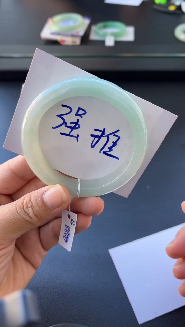 未镶嵌手镯翡翠多人