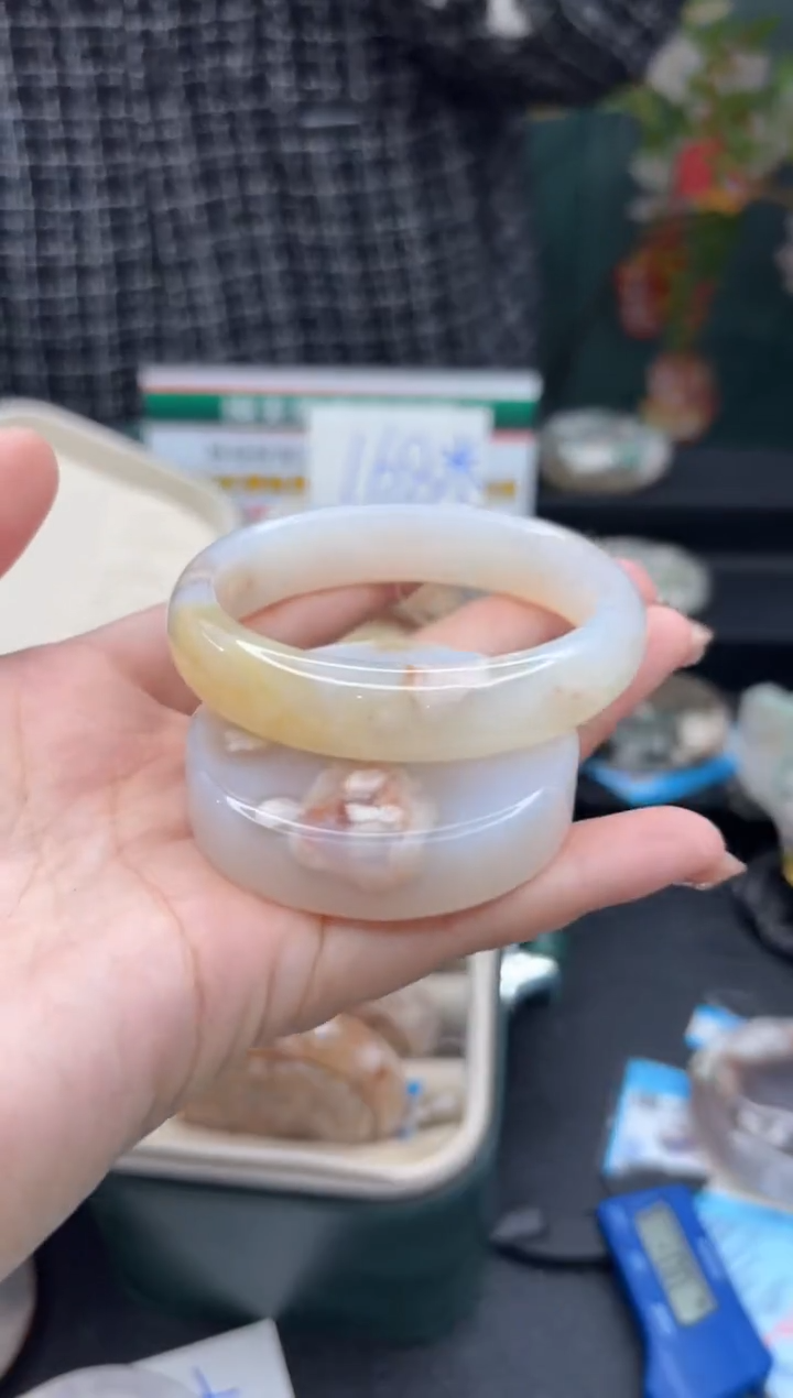 【闪购商品】石英质玉手镯未镶嵌222（54圈赠送镯心）