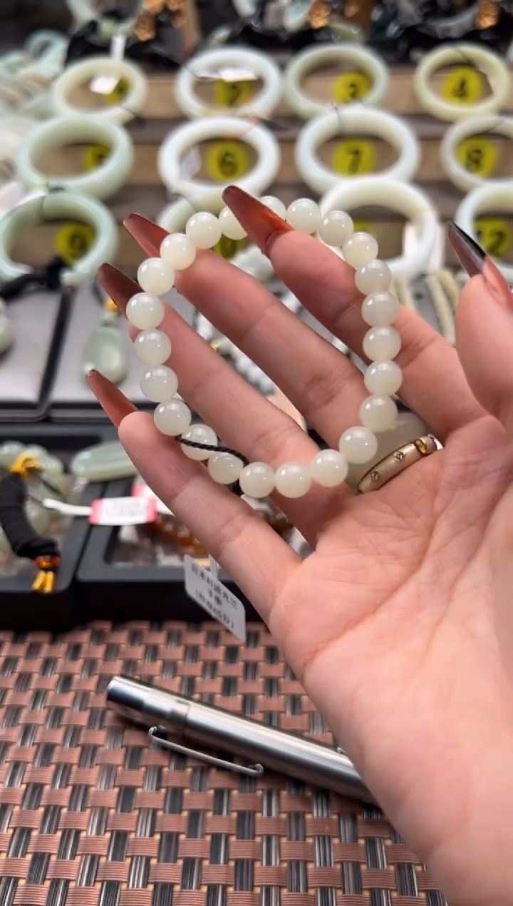 【闪购商品】和田玉手串未镶嵌且末料迪克兰特细卡8手串