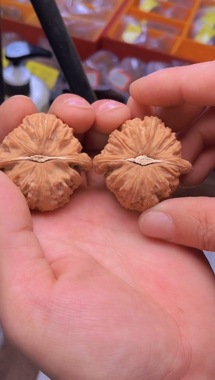 【闪购商品】文玩核桃把件45白狮子