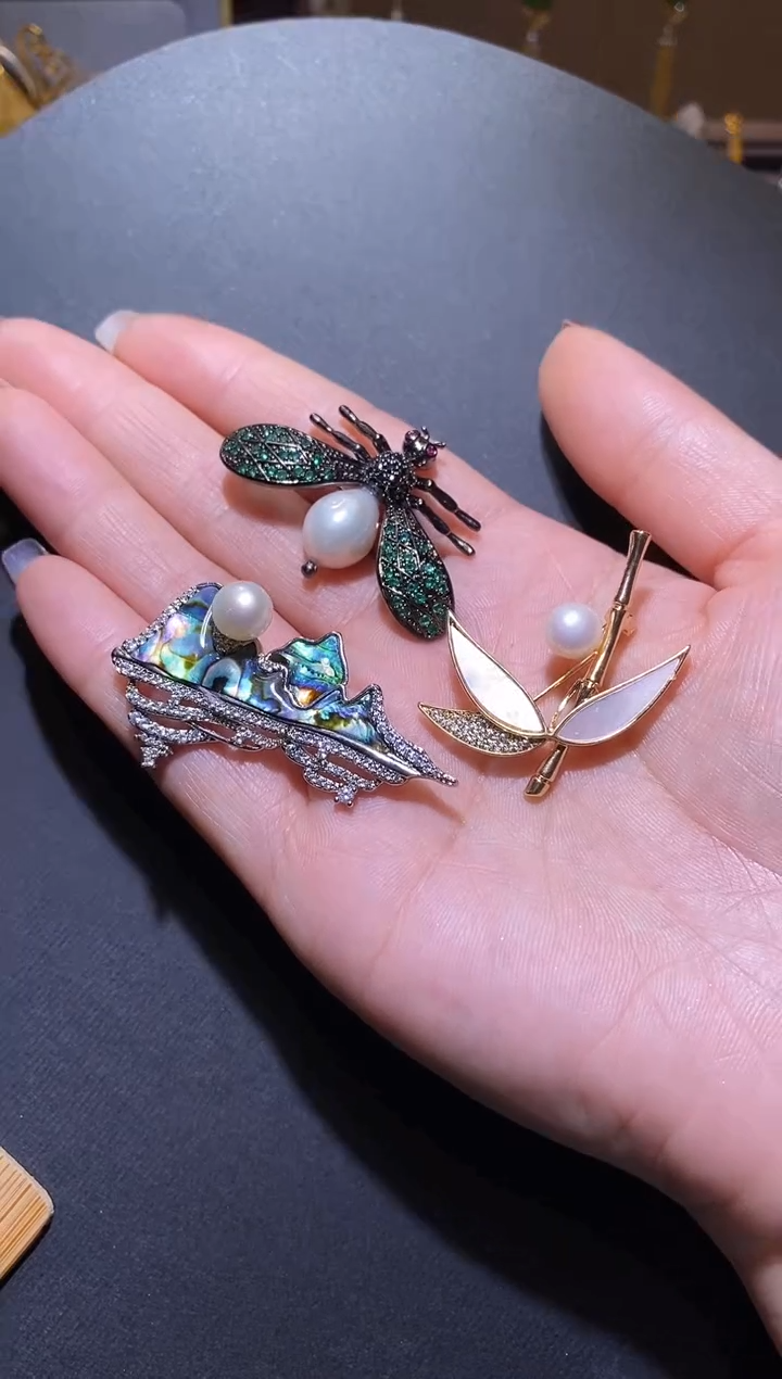 颈饰未镶嵌淡水珍珠珍珠胸针（3件）