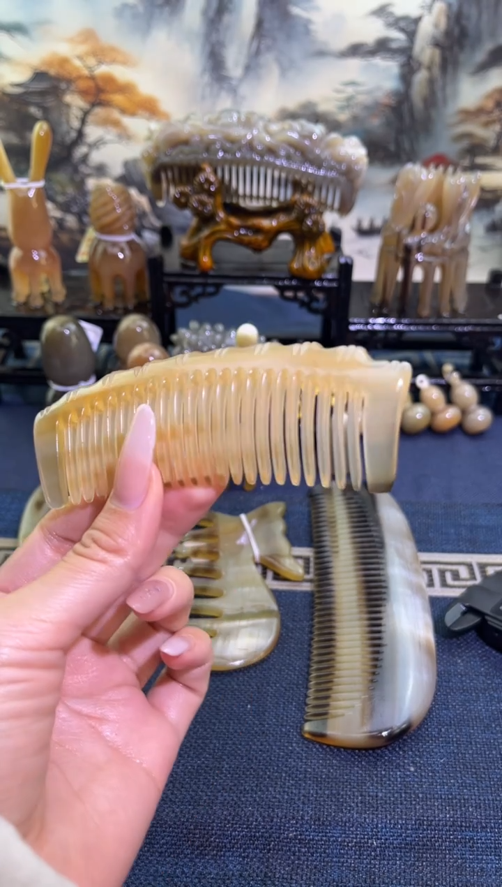 白水牛角包包梳子