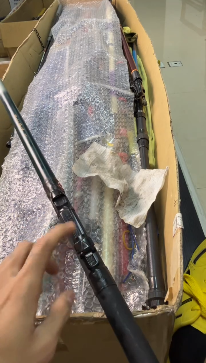 光*佬 孤品微瑕， 以直播间为准  加 10元发顺丰