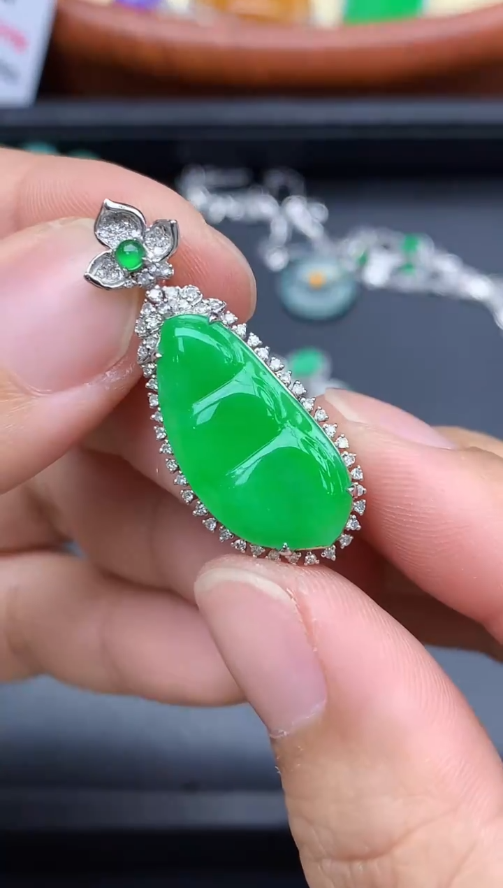 颈饰18K金镶嵌翡翠659-中国好珍宝