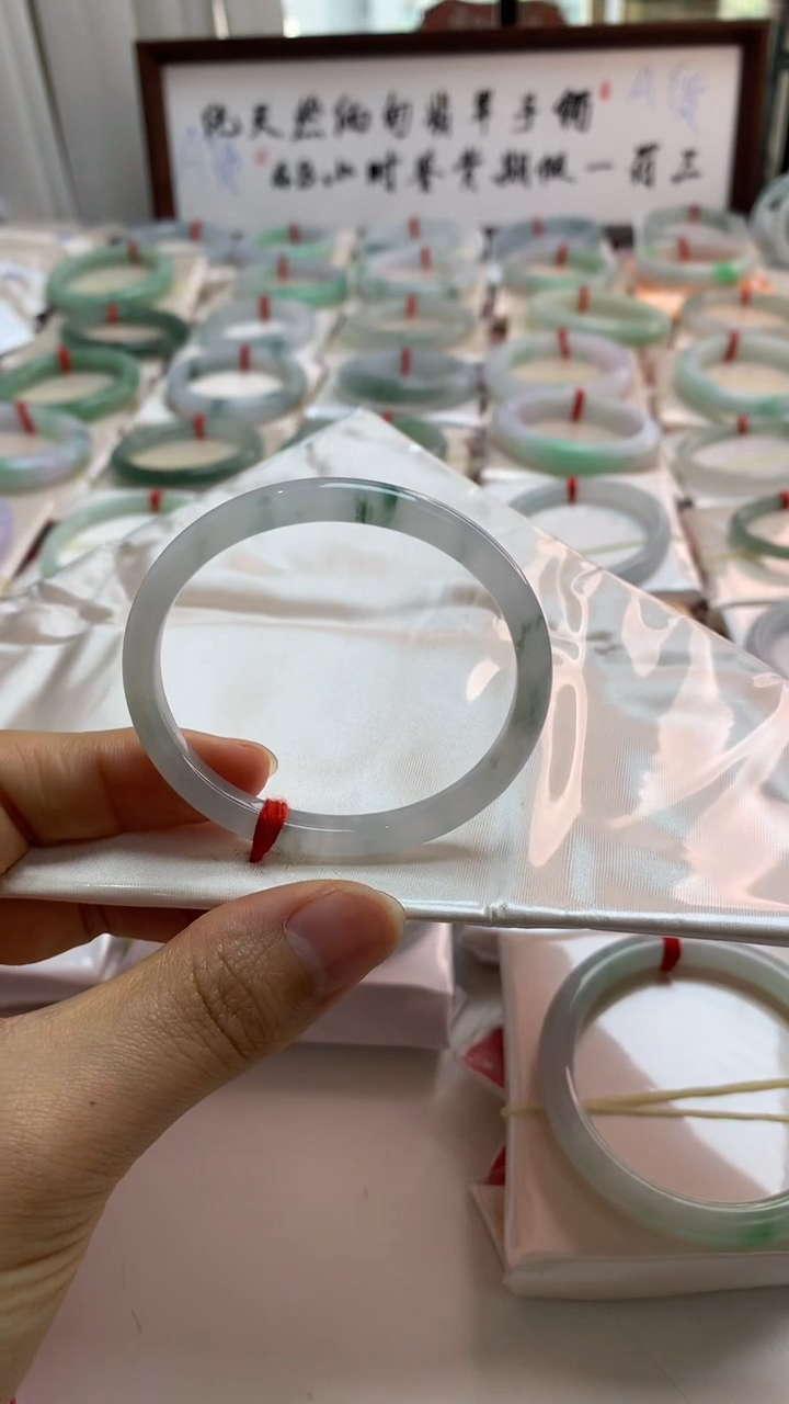 未镶嵌手镯翡翠52冰贵妃