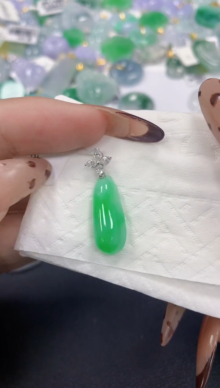 颈饰18K金镶嵌翡翠a货假一赔三支持复检百元上9元证书费自理