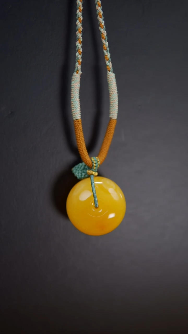 未镶嵌琥珀裸石23.5焦皮料平安扣