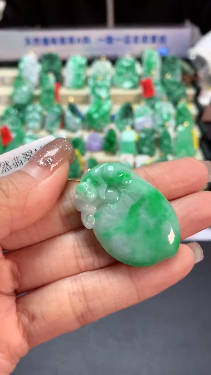 【闪购商品】翡翠吊坠(不含链)18K金镶嵌挂件