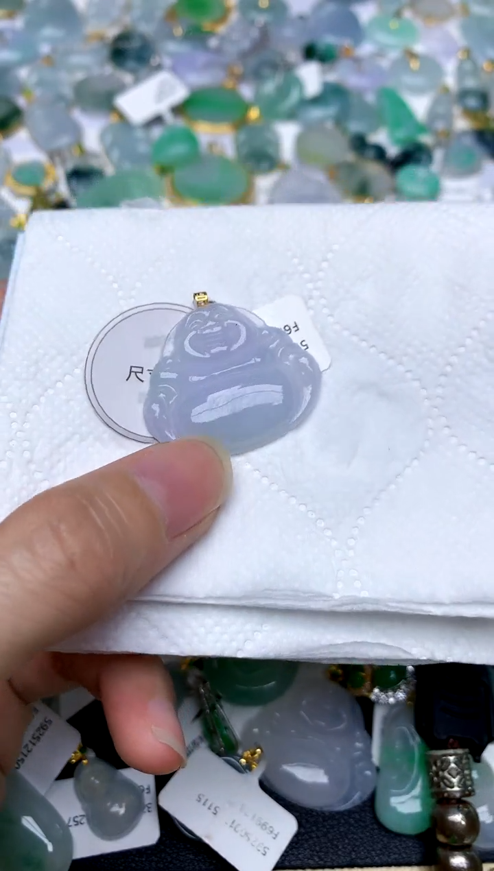 颈饰18K金镶嵌翡翠天然A货翡翠