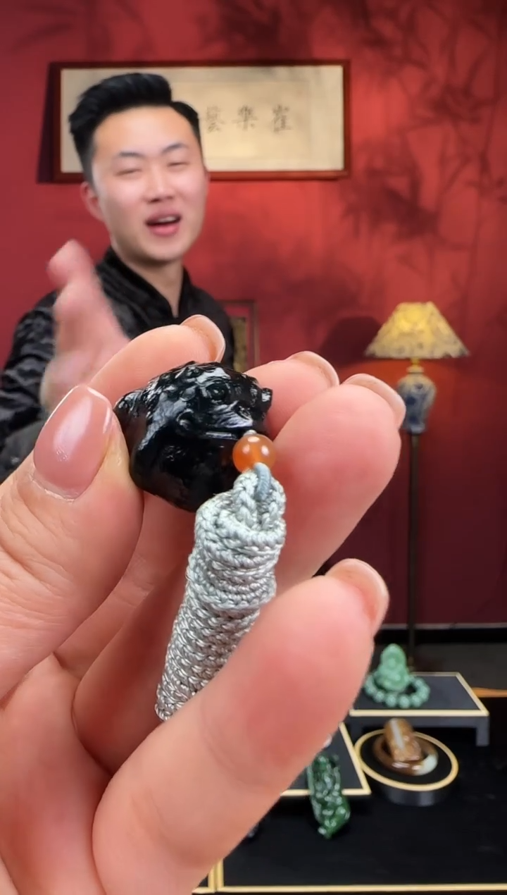 未镶嵌和田玉挂件l50黑青呱呱来财