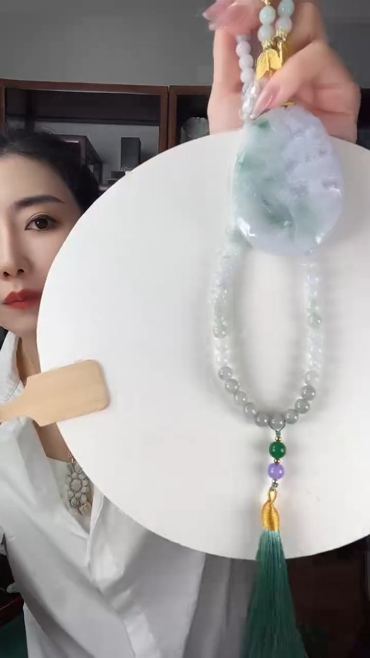 【闪购商品】翡翠颈饰未镶嵌山水