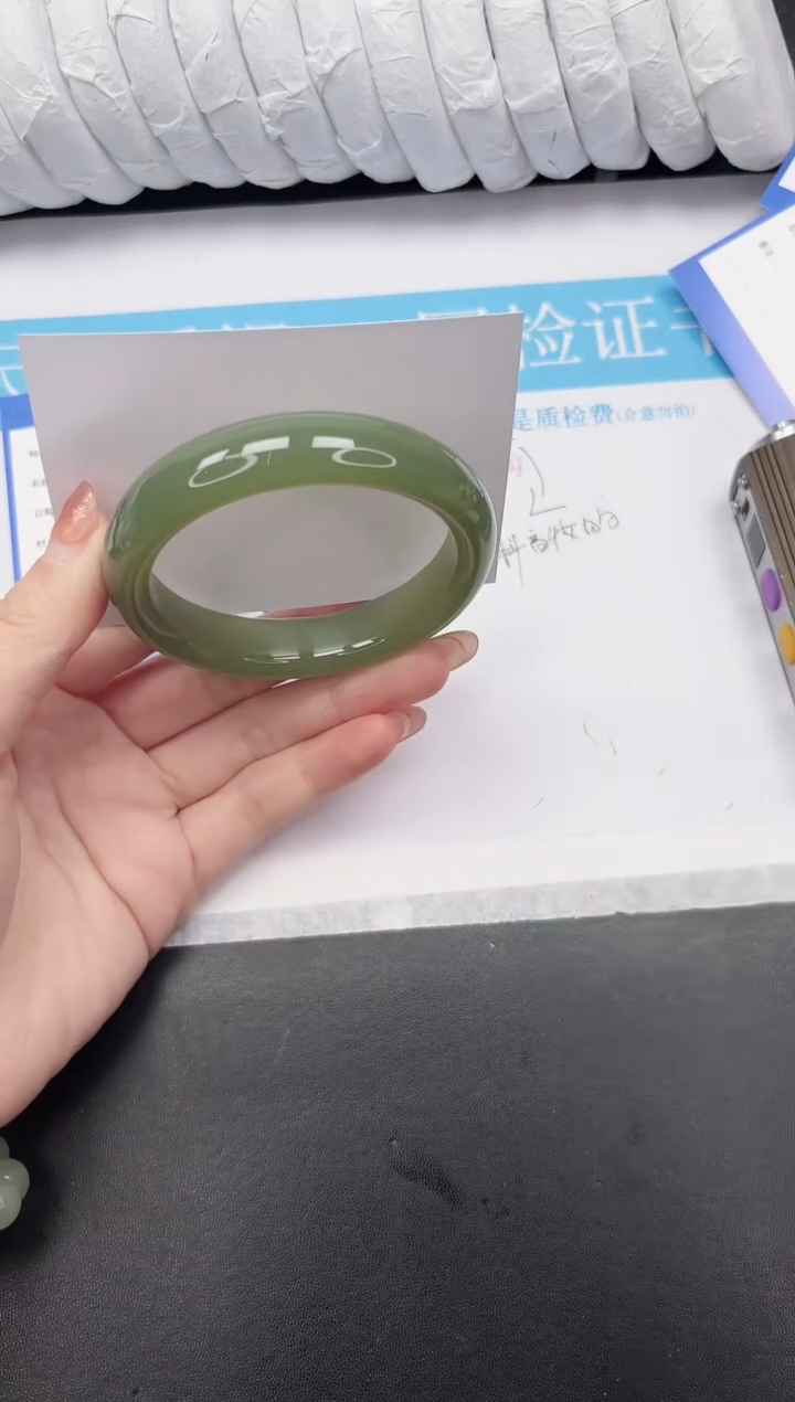 未镶嵌手镯石英质玉273-60.7QHS