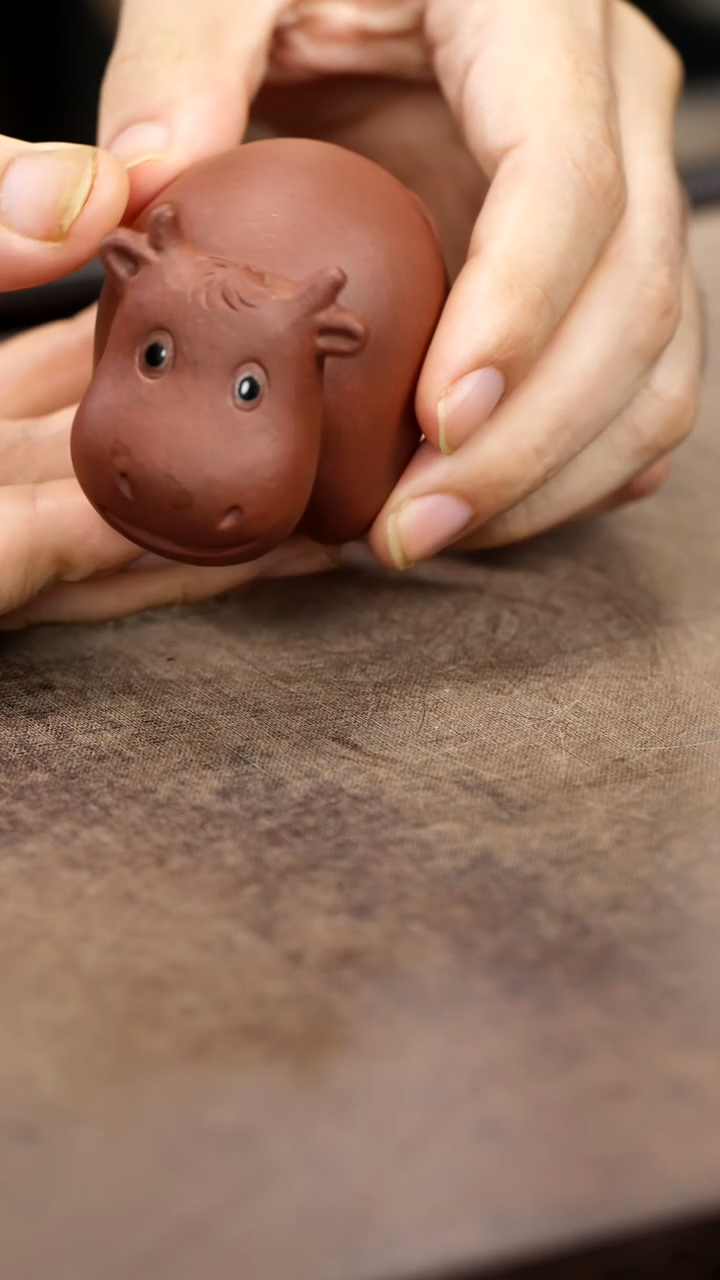 紫砂茶宠紫砂小牛 