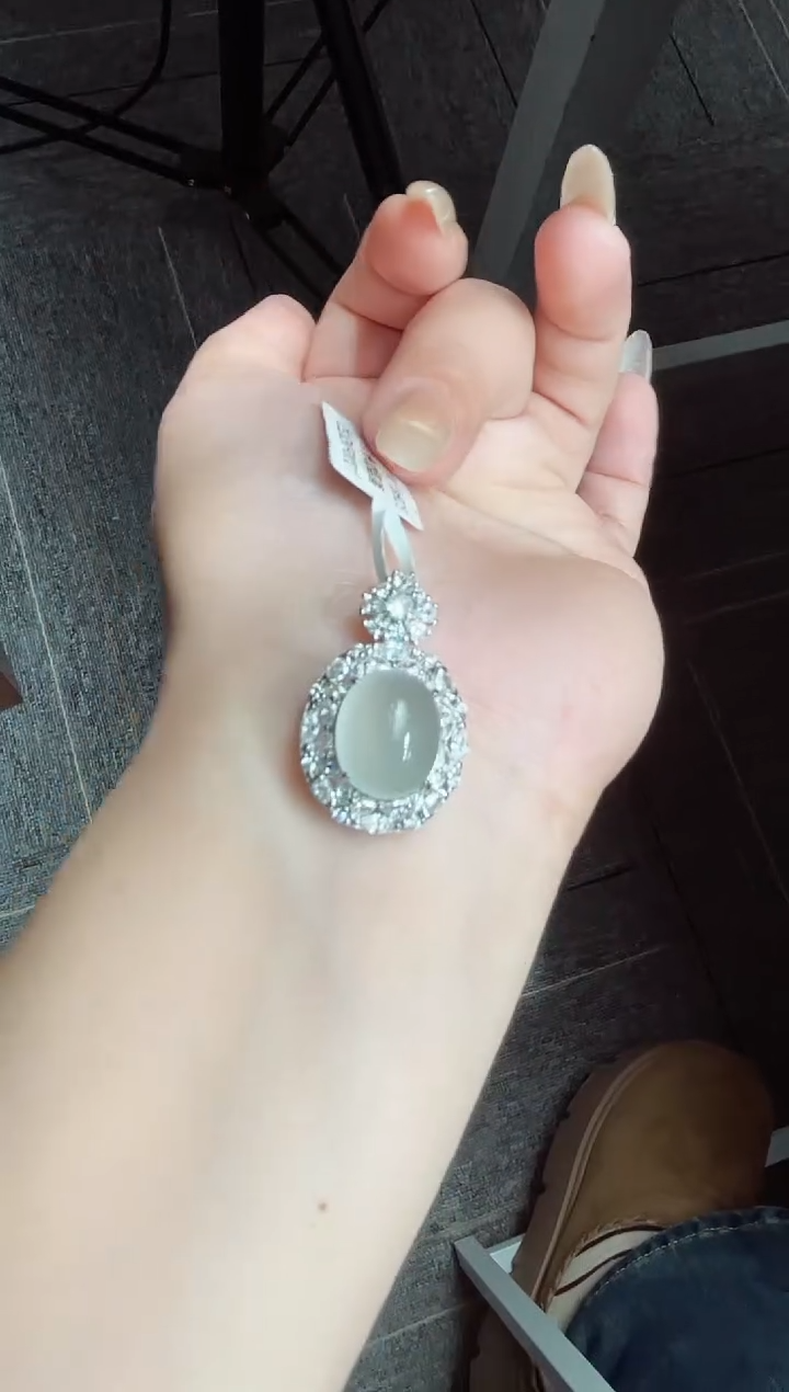 吊坠(赠链)银S925镶嵌石英质玉（非洲翠）19.263蛋面吊坠