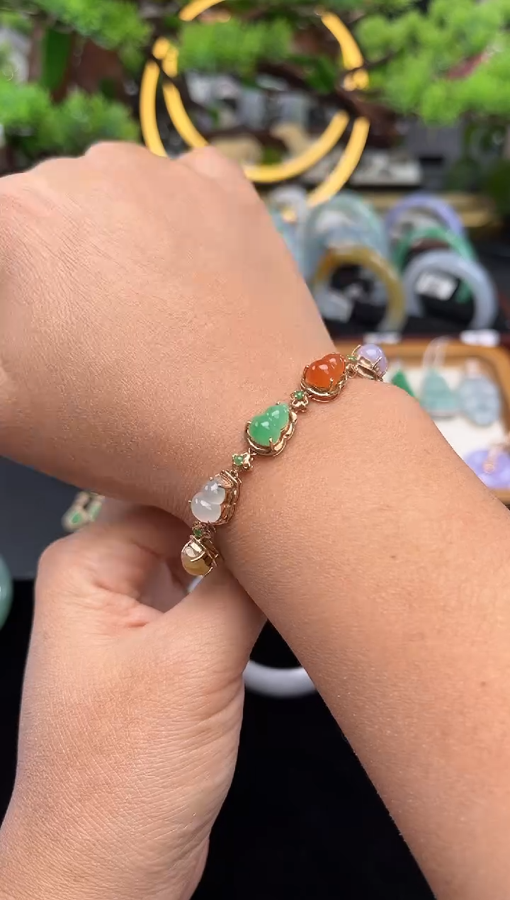 18K金镶嵌手链翡翠贝*手链