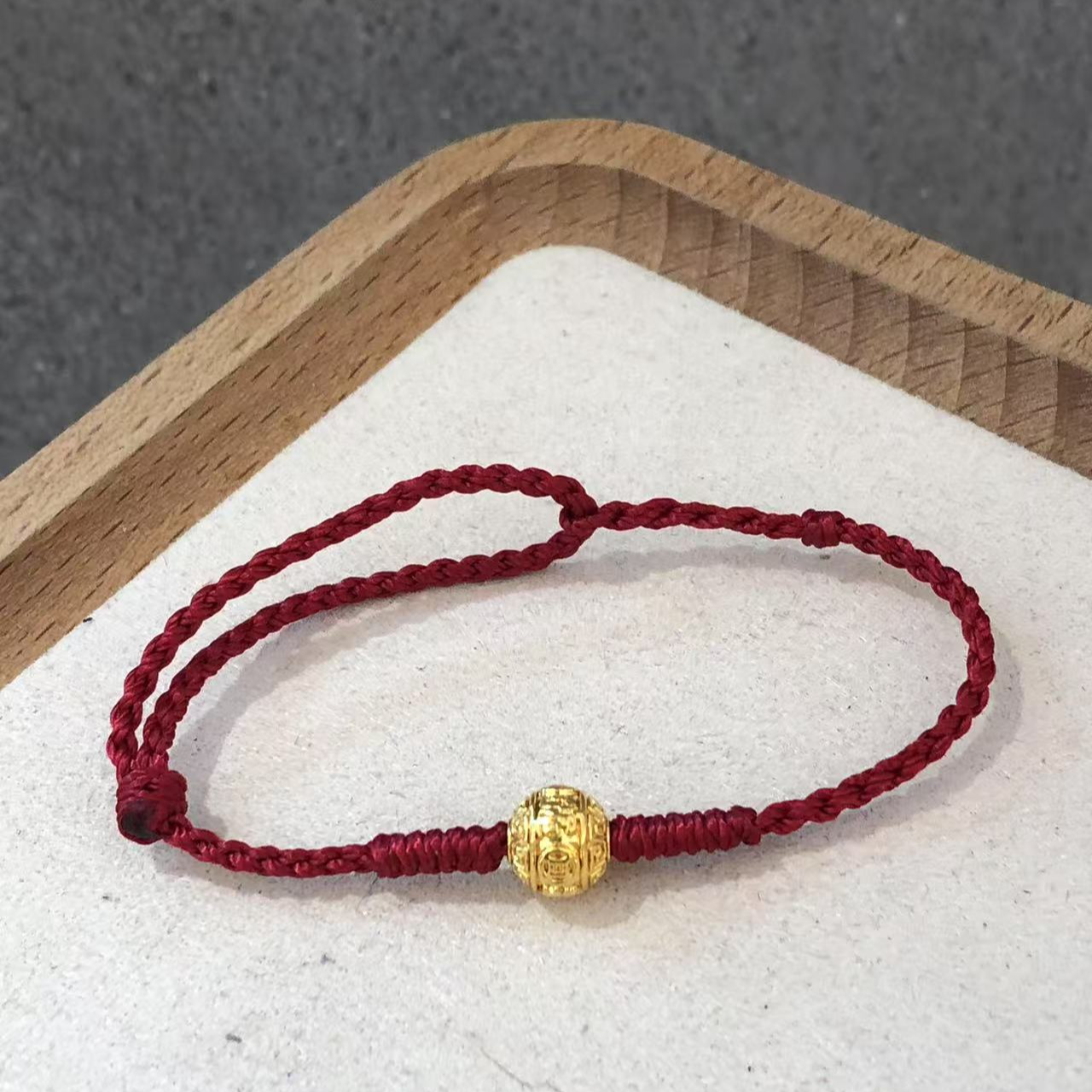 18k金素金钱币红绳手饰