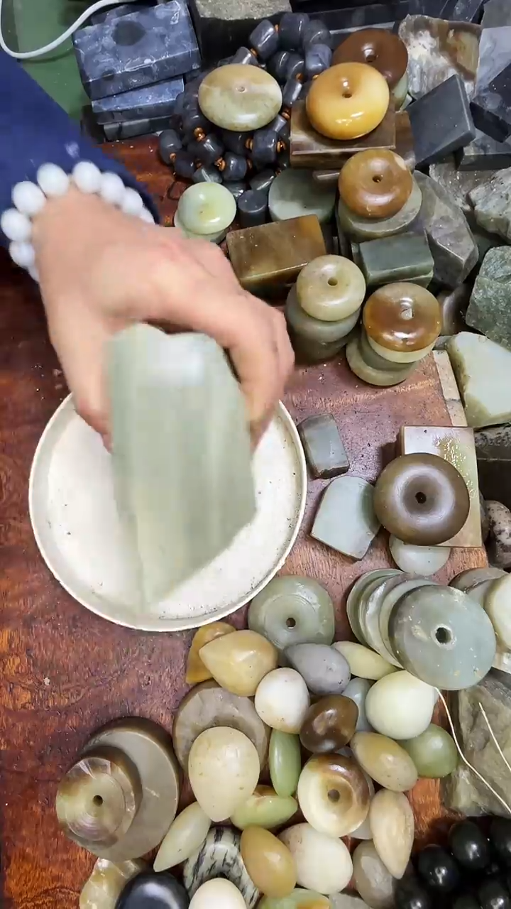 未镶嵌和田玉珠宝半成品1