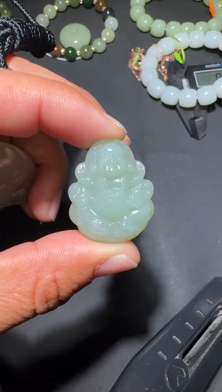 未镶嵌和田玉（糖玉）挂件和田玉