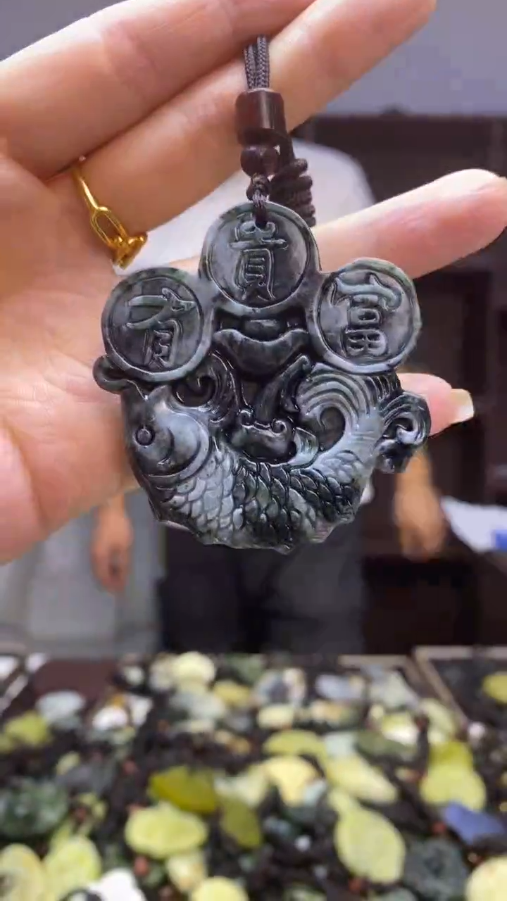未镶嵌岫玉挂件 