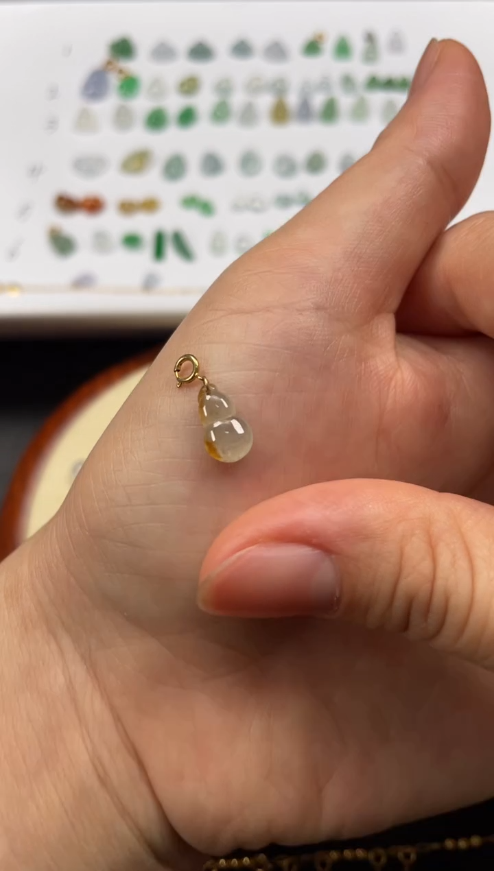 吊坠(不含链)18K金镶嵌翡翠一个JK697