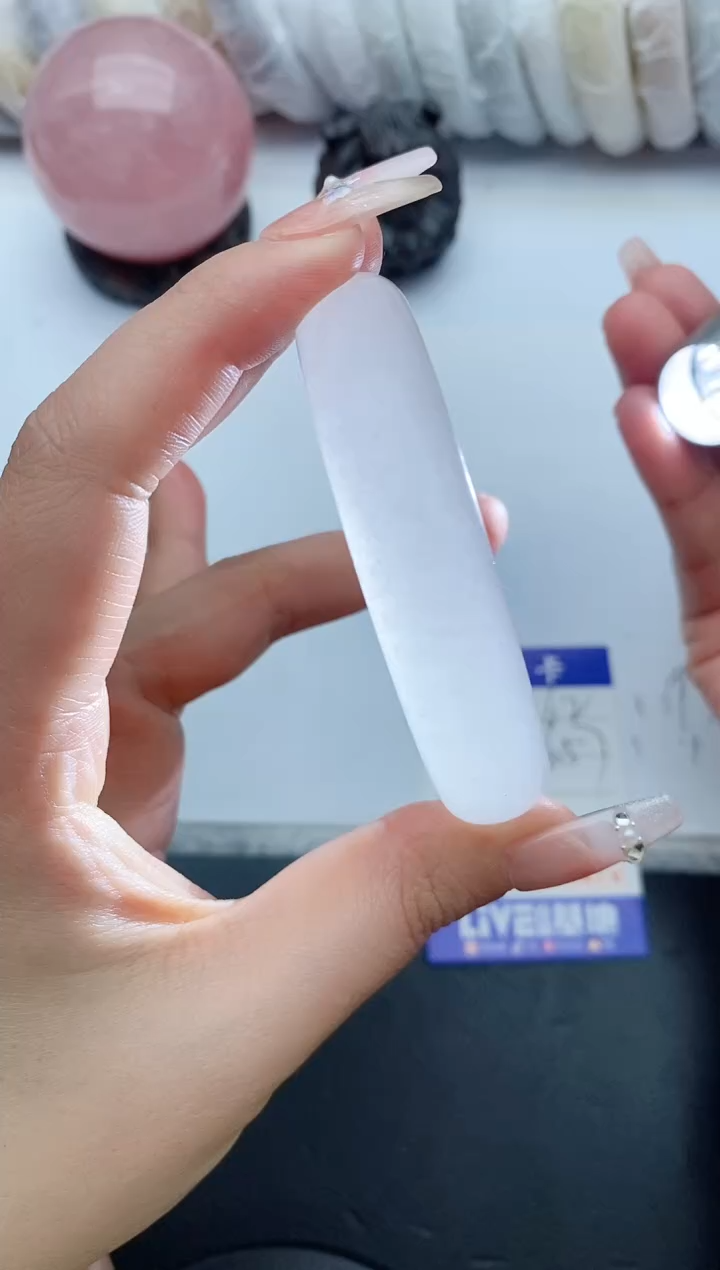 【闪购商品】石英质玉手镯未镶嵌62+56/57