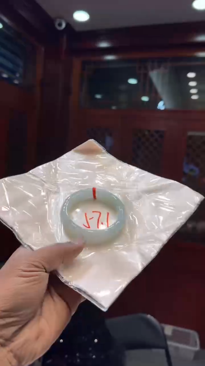 【闪购商品】翡翠手镯未镶嵌手镯