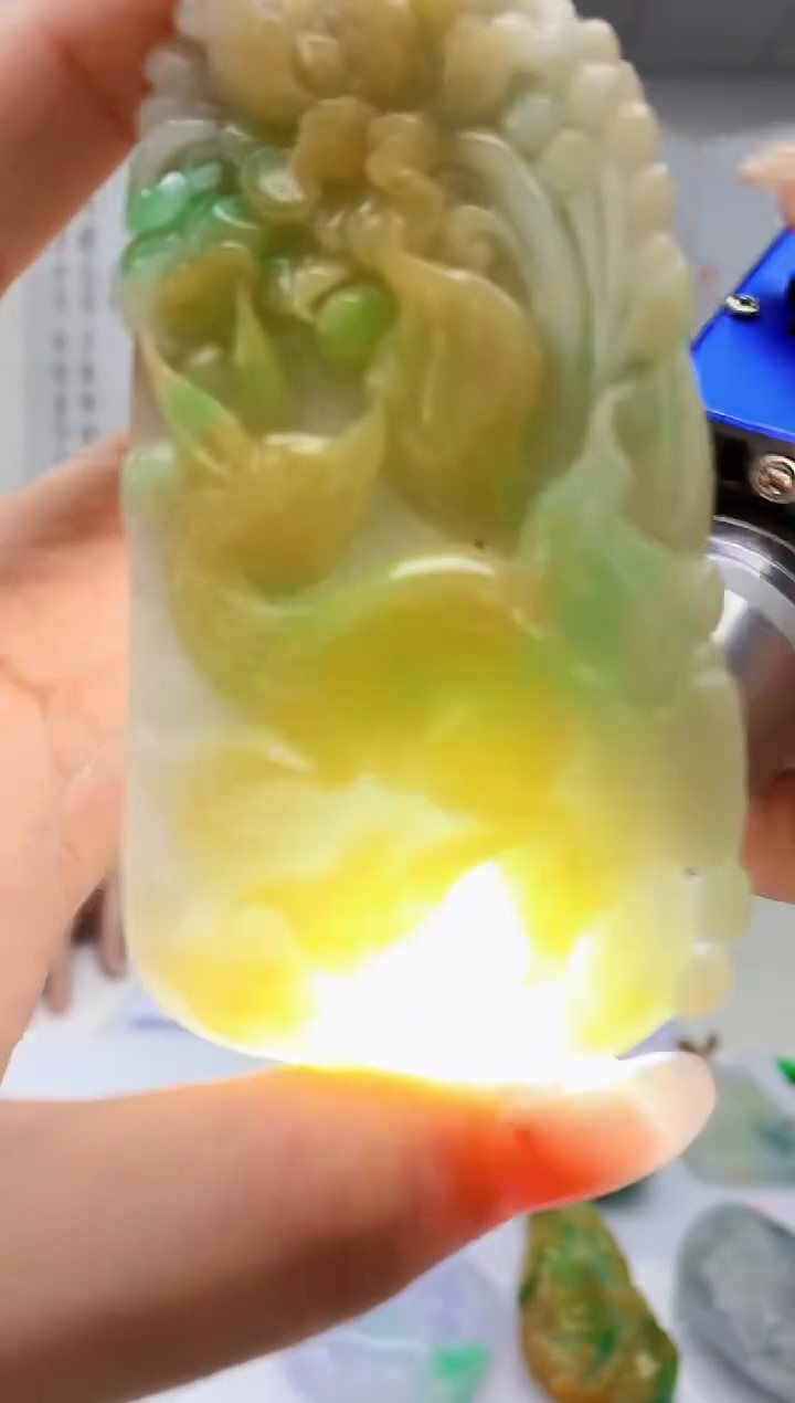 【闪购商品】定制翡翠未镶嵌4868lr-毛货挂件131