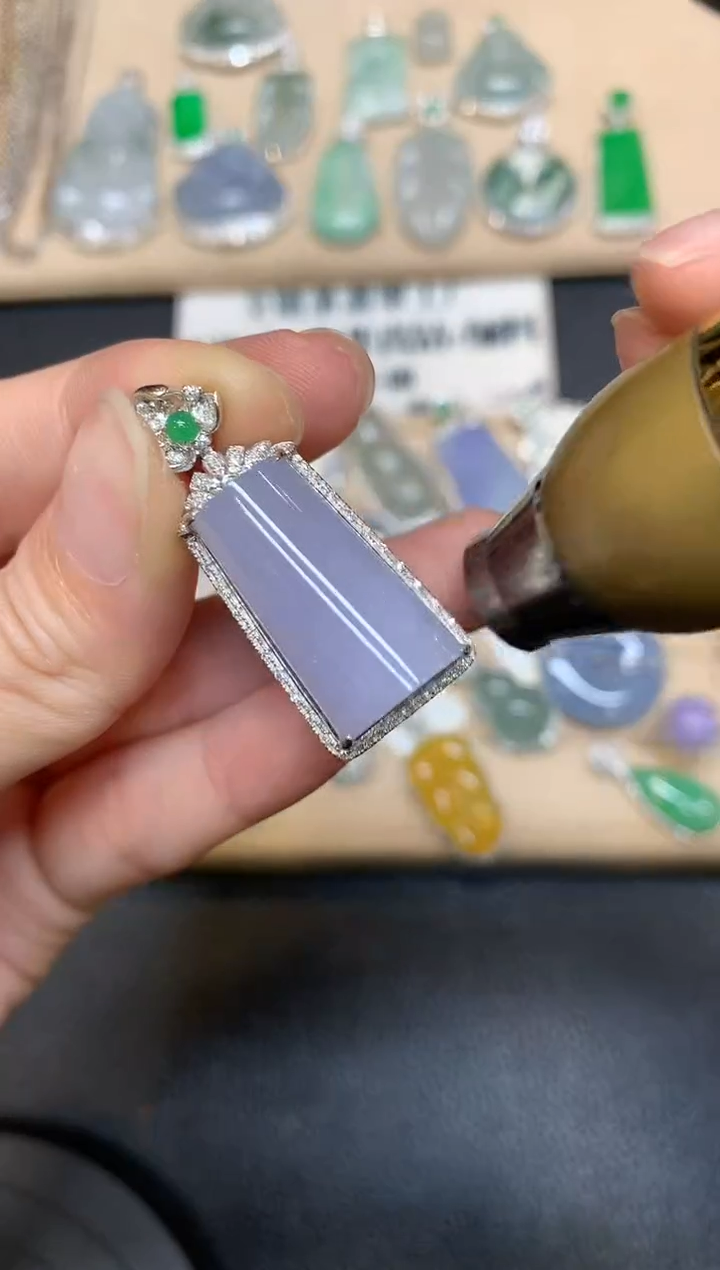 【闪购商品】翡翠颈饰18K金镶嵌无事柱【无服务费