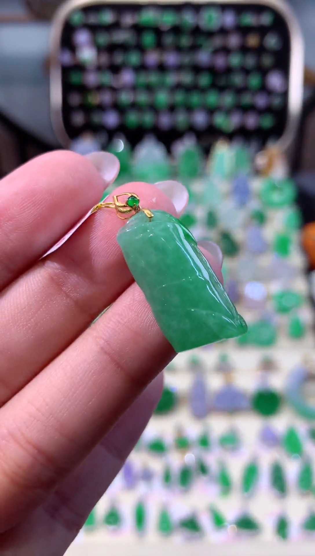 【闪购商品】翡翠颈饰18K金镶嵌缅甸天然A货翡翠