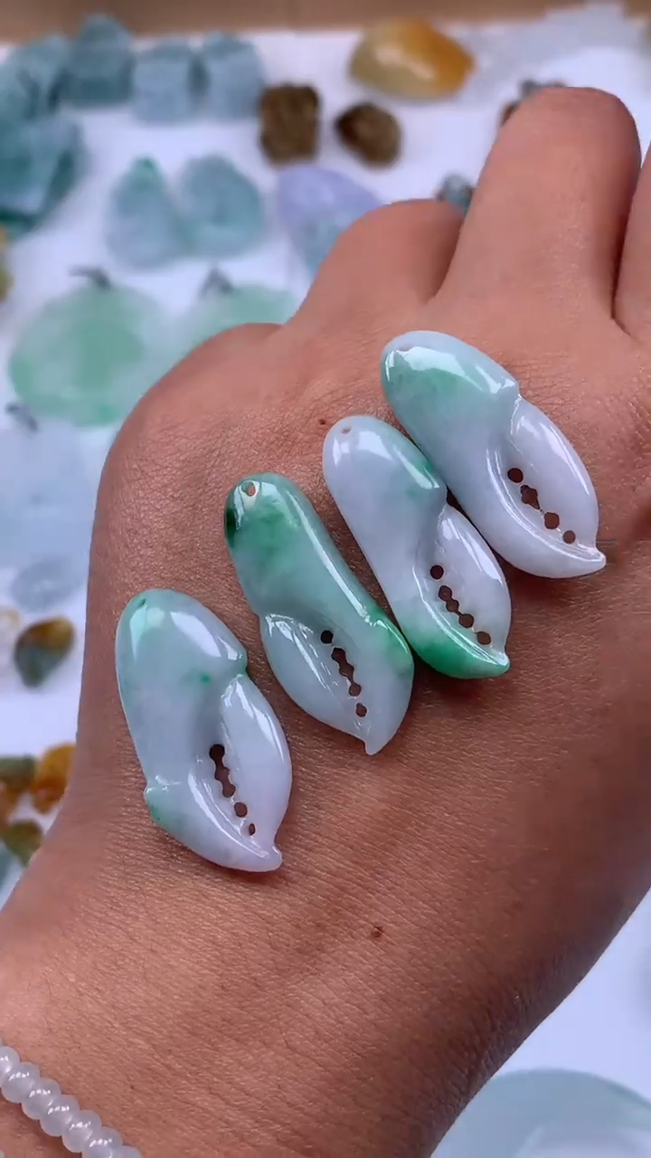 颈饰未镶嵌翡翠颈饰 未镶嵌 翡翠多样发一