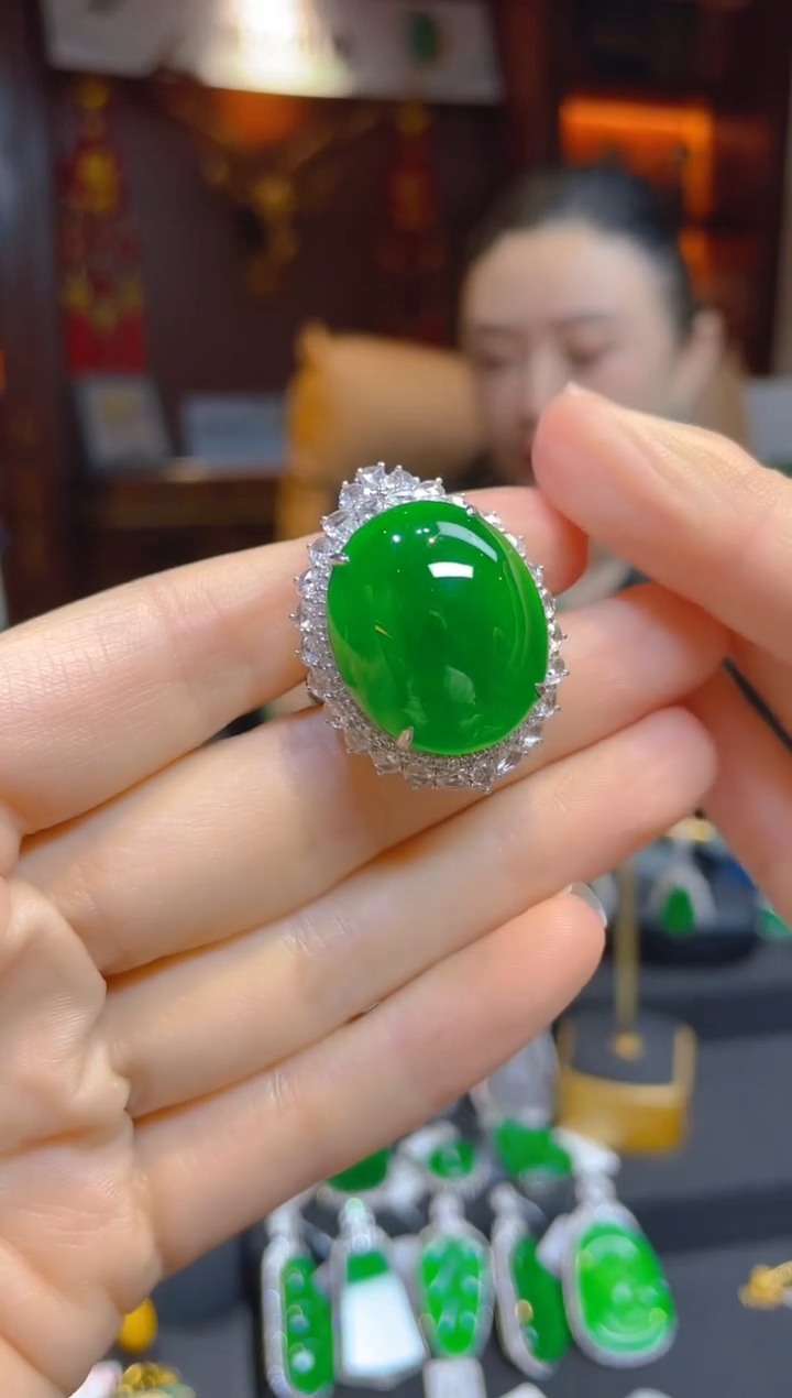 【闪购商品】翡翠戒指18K金镶嵌112236分两单）蛋面戒指总5.98w