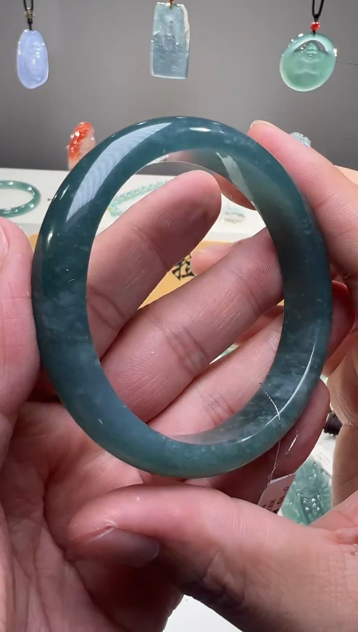 未镶嵌手镯翡翠手镯