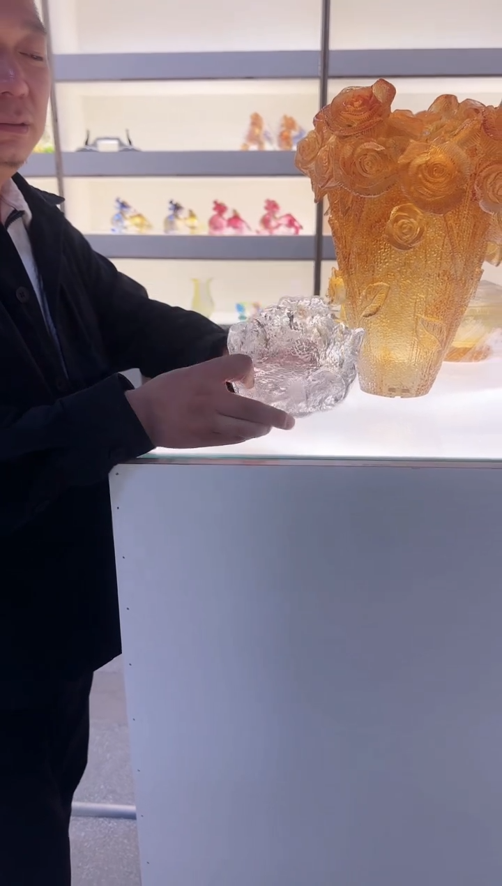 手工艺品琉璃诸**铁冰裂烟缸