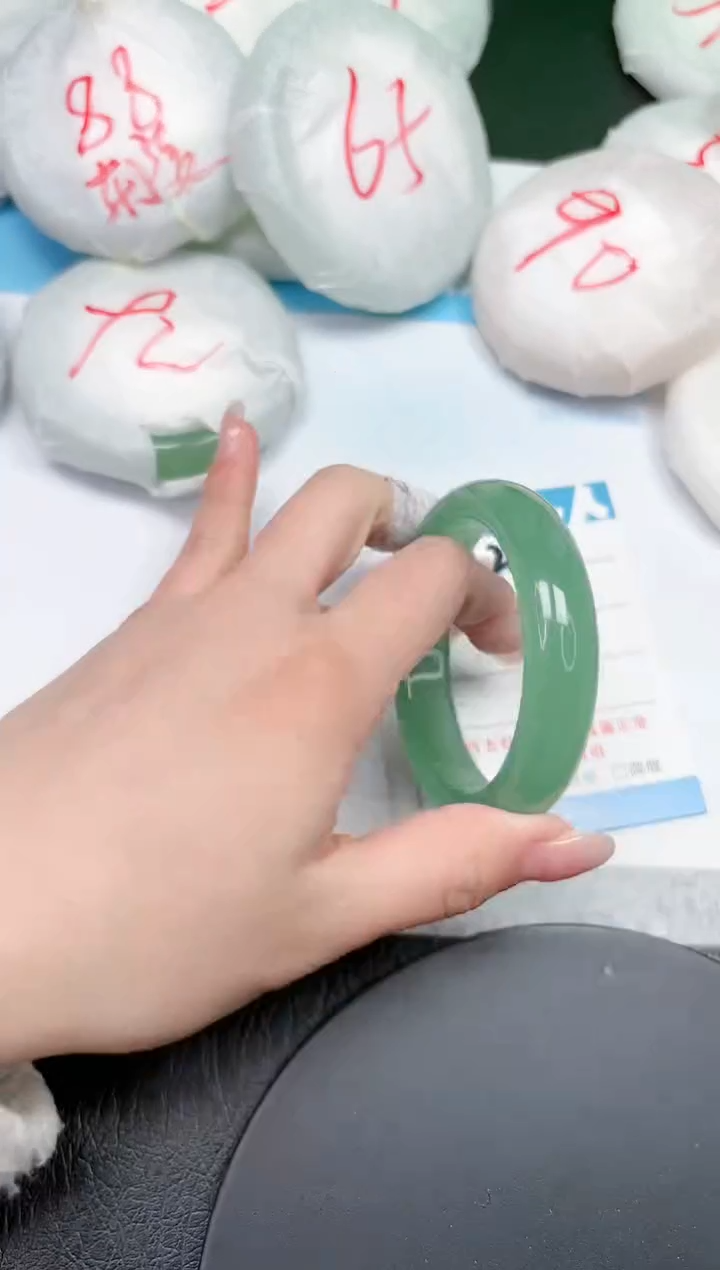 【闪购商品】石英质玉手镯未镶嵌284-54