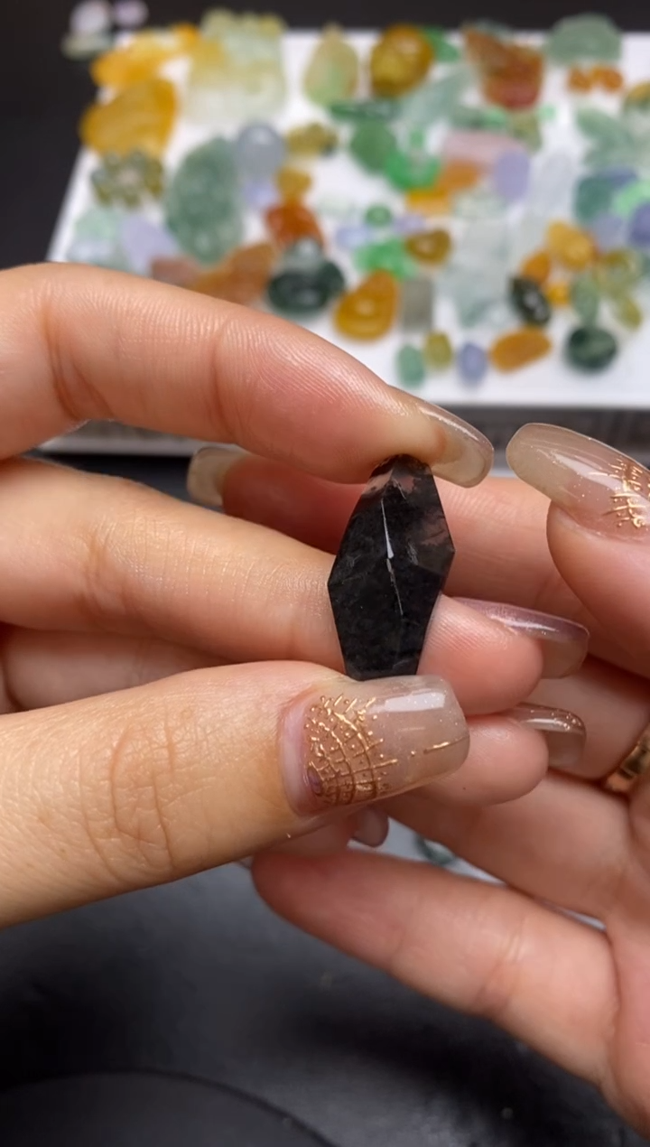 【闪购商品】定制翡翠未镶嵌翡翠毛货~