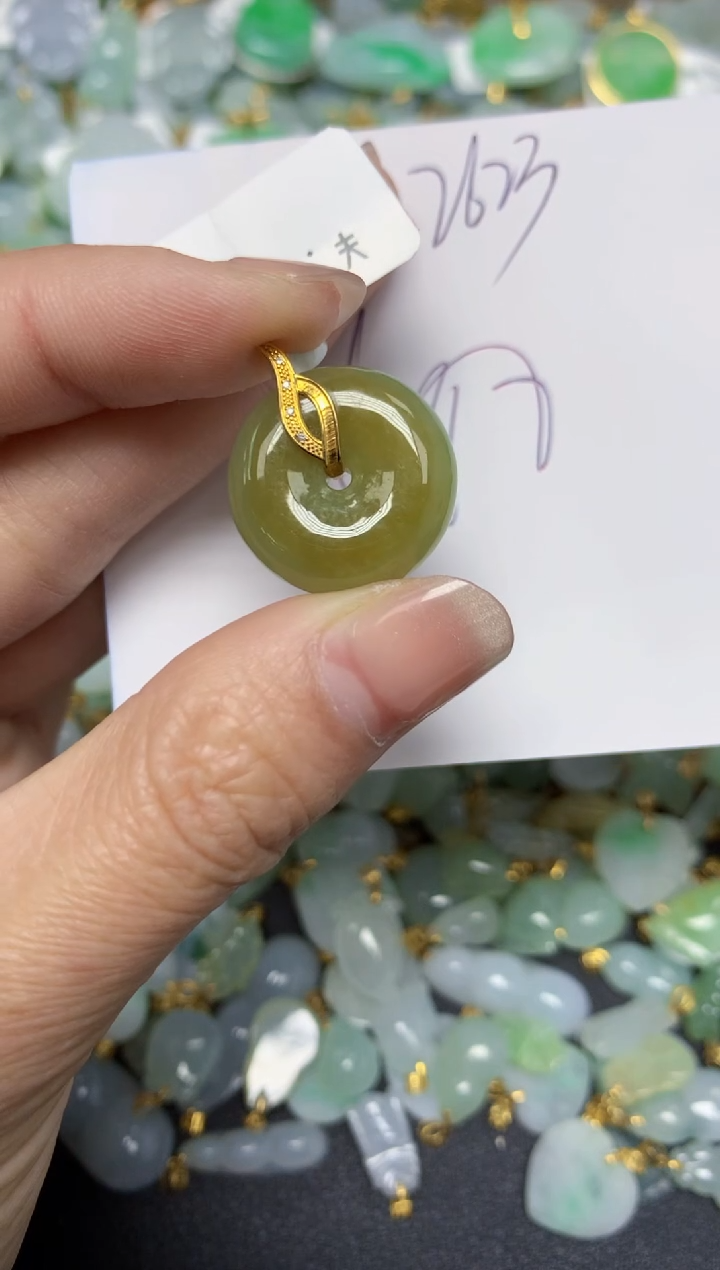 【闪购商品】翡翠颈饰18K金镶嵌天然翡翠A货