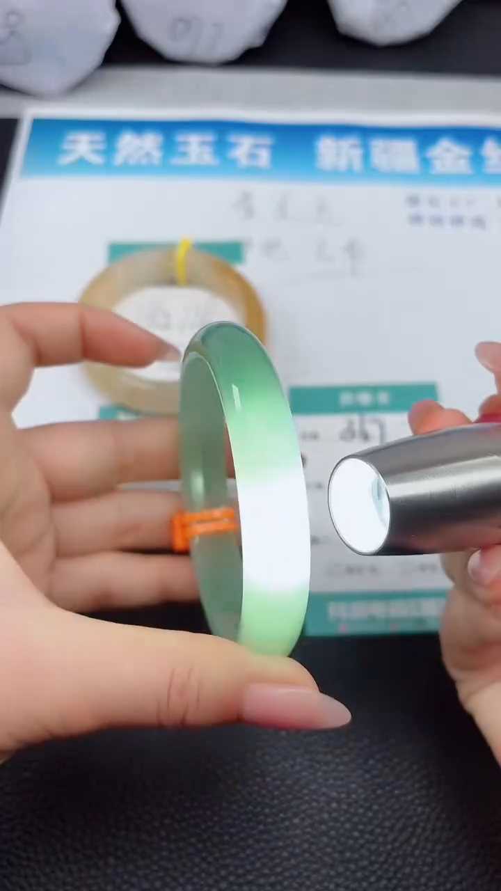 【闪购商品】石英质玉手镯未镶嵌367