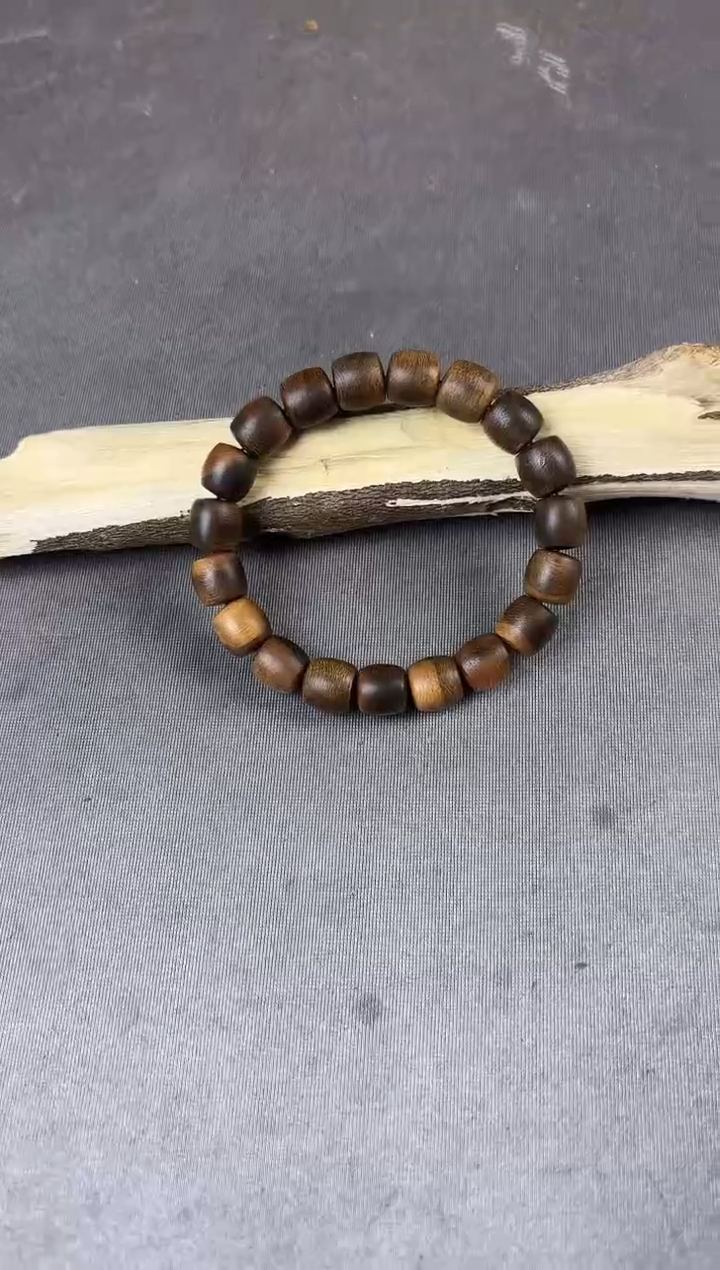 沉香沉香碎屑+富森红土10鼓珠单圈沉18克+多样性发一