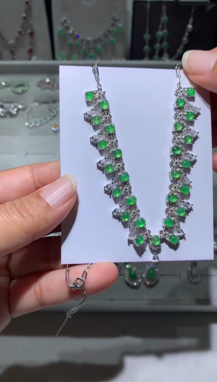 银S925镶嵌翡翠耳饰套链
