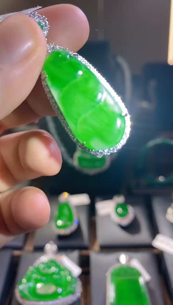 【闪购商品】翡翠颈饰未镶嵌翡翠吊坠