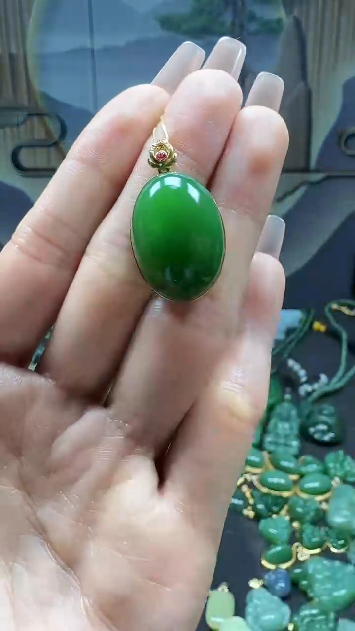 【闪购商品】和田玉挂件18K金镶嵌1