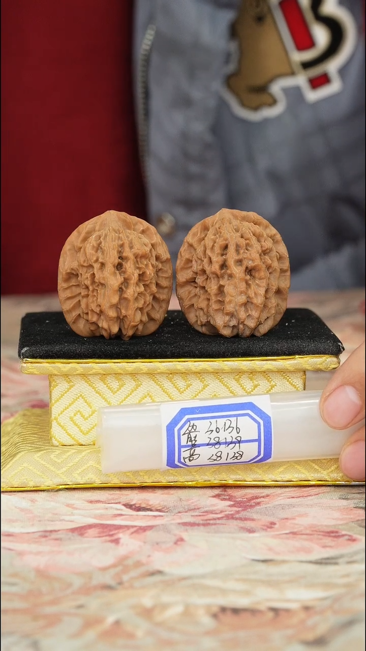 【闪购商品】文玩核桃把件非嫁接马老四