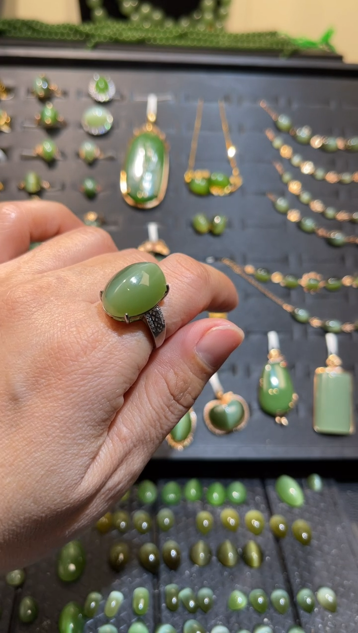 【闪购商品】和田玉碧玉猫眼戒指银S925镶嵌多样性发一