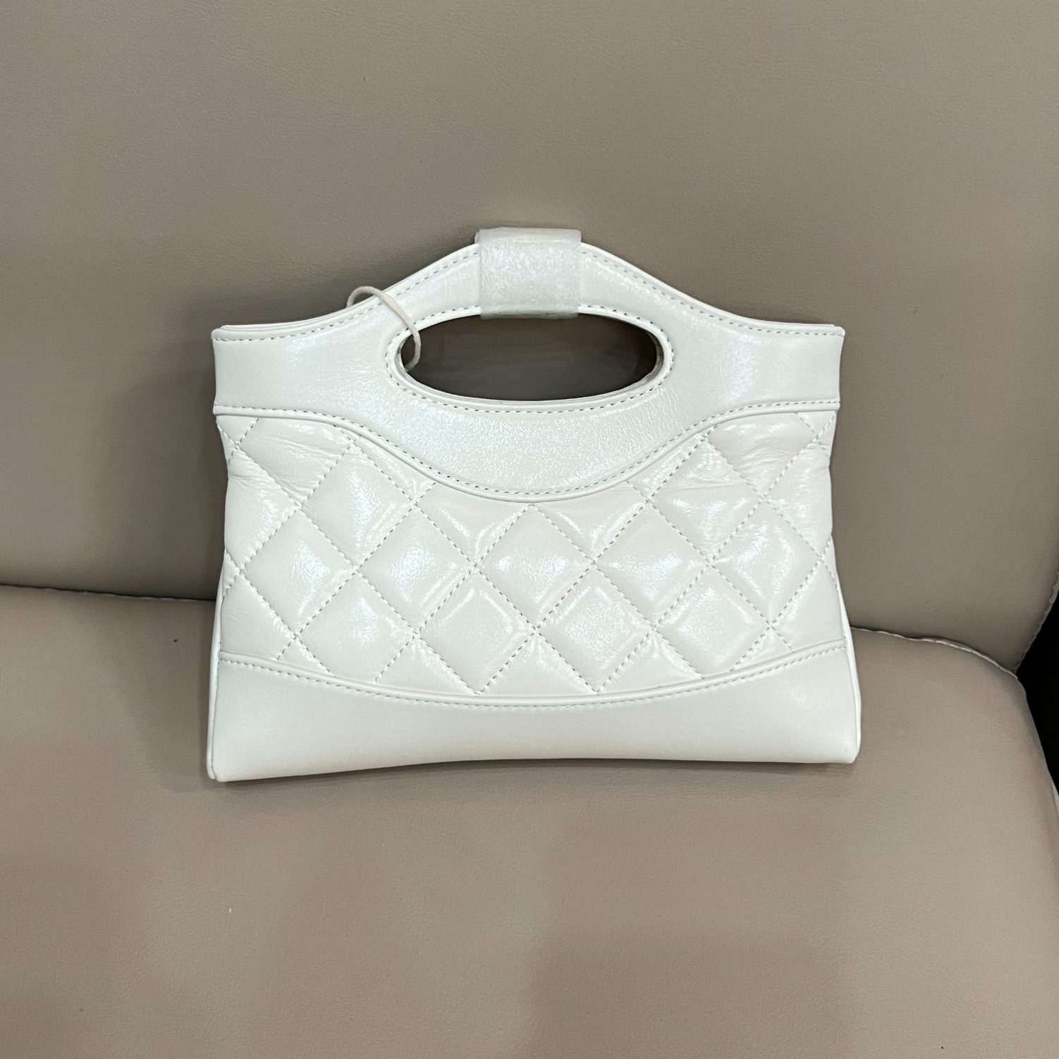 695 新款真皮时尚通勤休闲百搭经典单肩斜挎包 白色