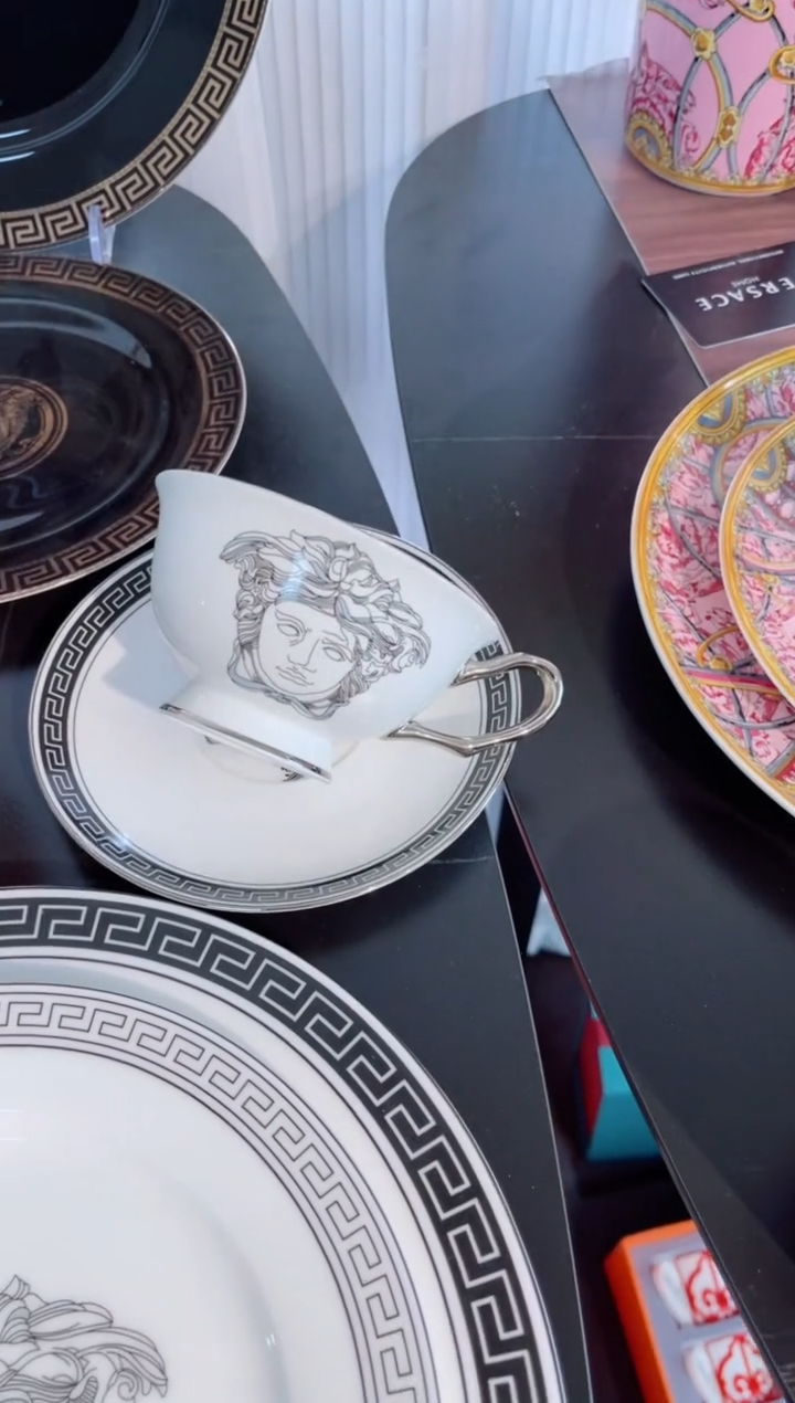 瓷片范人头杯碟······