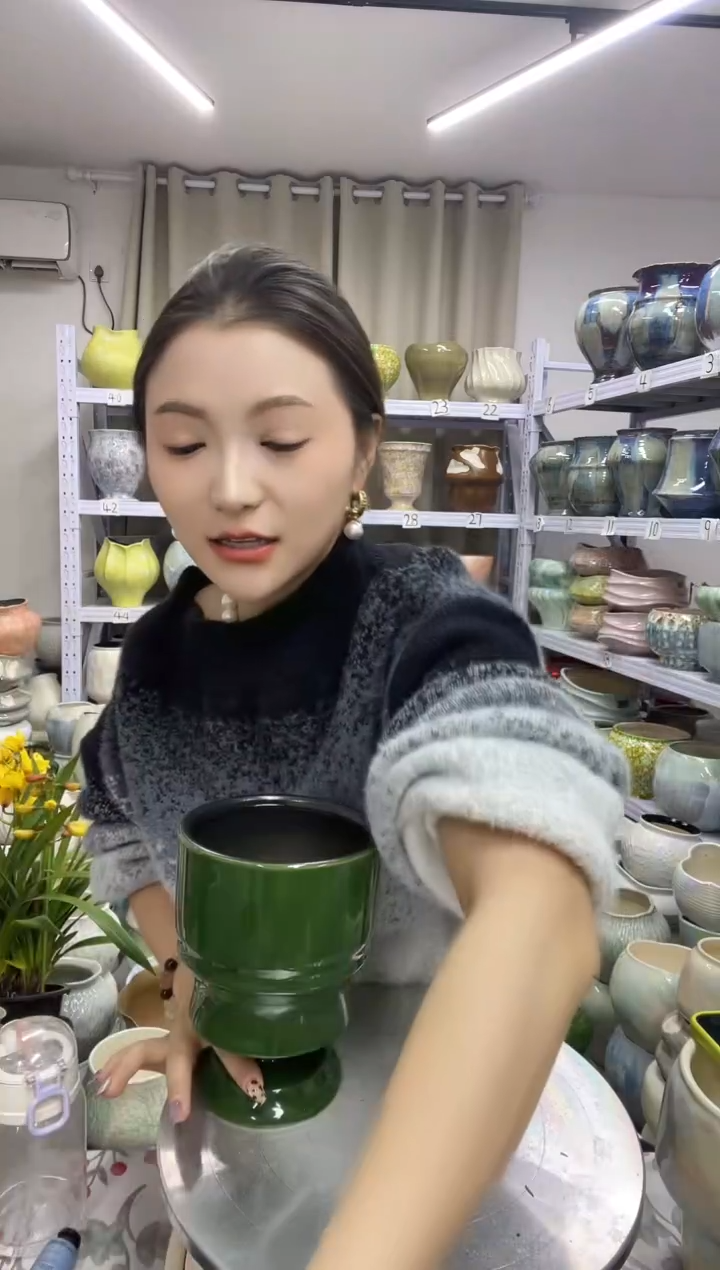 12.9【花盆链接】  高 ：17 口：23