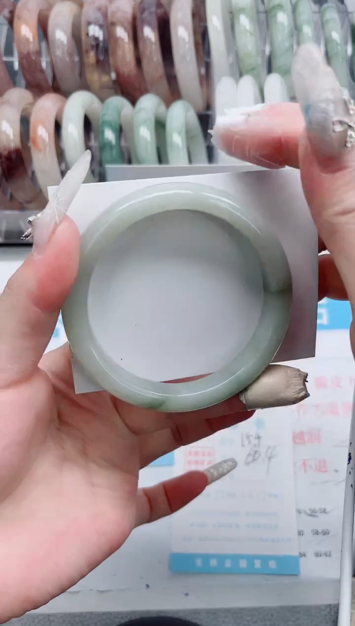 【闪购商品】石英质玉手镯未镶嵌A154-60.4